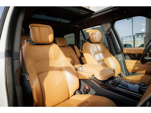 Land Rover Range Rover P400e Fifty | Rear Seat Entertainment | 22 Inch | SVO Bespoke Paint | Massage | Full Options ActivLease financial lease