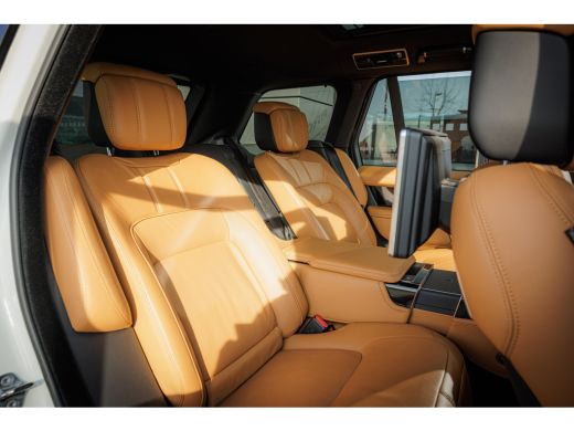 Land Rover Range Rover P400e Fifty | Rear Seat Entertainment | 22 Inch | SVO Bespoke Paint | Massage | Full Options ActivLease financial lease