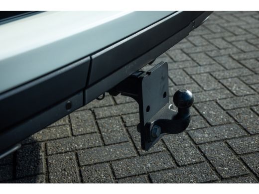 Land Rover Range Rover P400e Fifty | Rear Seat Entertainment | 22 Inch | SVO Bespoke Paint | Massage | Full Options ActivLease financial lease