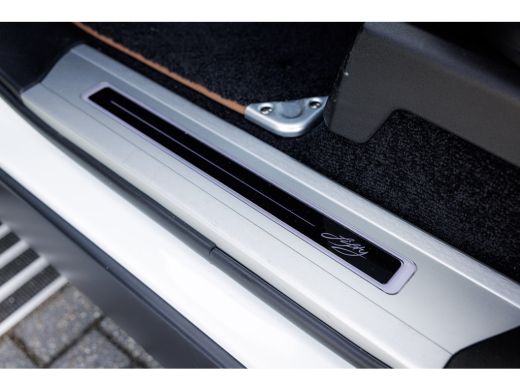 Land Rover Range Rover P400e Fifty | Rear Seat Entertainment | 22 Inch | SVO Bespoke Paint | Massage | Full Options ActivLease financial lease