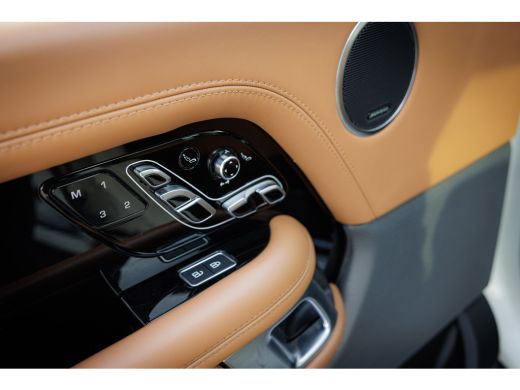Land Rover Range Rover P400e Fifty | Rear Seat Entertainment | 22 Inch | SVO Bespoke Paint | Massage | Full Options ActivLease financial lease