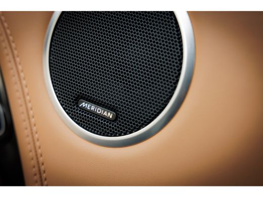 Land Rover Range Rover P400e Fifty | Rear Seat Entertainment | 22 Inch | SVO Bespoke Paint | Massage | Full Options ActivLease financial lease