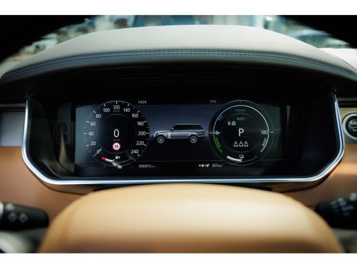 Land Rover Range Rover P400e Fifty | Rear Seat Entertainment | 22 Inch | SVO Bespoke Paint | Massage | Full Options ActivLease financial lease