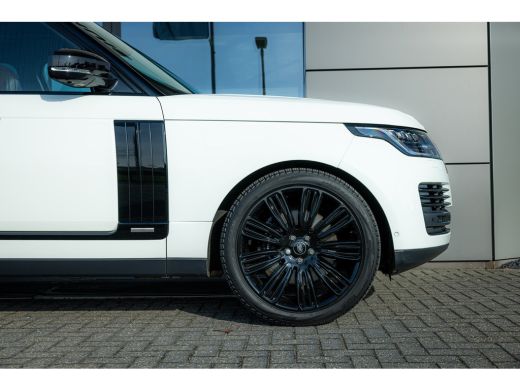Land Rover Range Rover P400e Fifty | Rear Seat Entertainment | 22 Inch | SVO Bespoke Paint | Massage | Full Options ActivLease financial lease