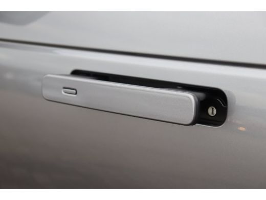 Land Rover Range Rover Velar 2.0 P400e 404PK S AUTOMAAT / NAVI / LEDER / CLIMA / FULL-LED / 20" LMV / CAMERA / KEYLESS / PANO... ActivLease financial lease