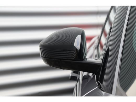 Land Rover Range Rover Velar 2.0 P400e 404PK S AUTOMAAT / NAVI / LEDER / CLIMA / FULL-LED / 20" LMV / CAMERA / KEYLESS / PANO... ActivLease financial lease