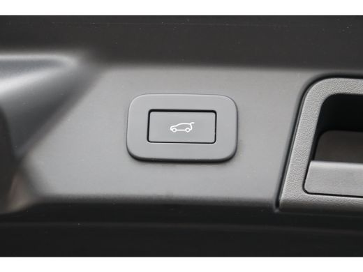 Land Rover Range Rover Velar 2.0 P400e 404PK S AUTOMAAT / NAVI / LEDER / CLIMA / FULL-LED / 20" LMV / CAMERA / KEYLESS / PANO... ActivLease financial lease