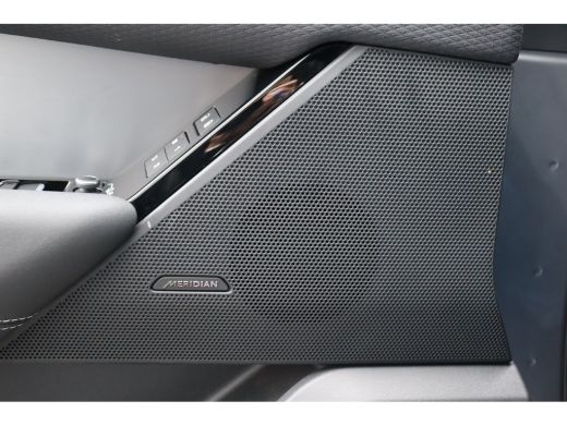 Land Rover Range Rover Velar 2.0 P400e 404PK S AUTOMAAT / NAVI / LEDER / CLIMA / FULL-LED / 20" LMV / CAMERA / KEYLESS / PANO... ActivLease financial lease