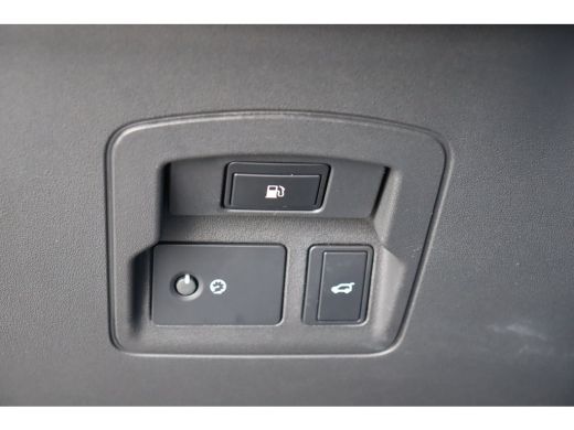 Land Rover Range Rover Velar 2.0 P400e 404PK S AUTOMAAT / NAVI / LEDER / CLIMA / FULL-LED / 20" LMV / CAMERA / KEYLESS / PANO... ActivLease financial lease