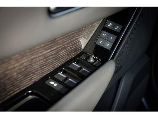 Land Rover Range Rover Velar P400e S | Pano | 20 Inch | Black Pack | Cold Climate Pack | Leder ActivLease financial lease