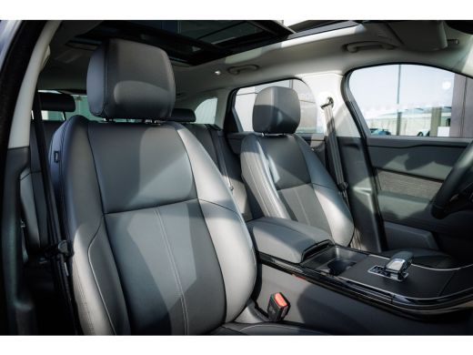 Land Rover Range Rover Velar P400e S | Pano | 20 Inch | Black Pack | Cold Climate Pack | Leder ActivLease financial lease