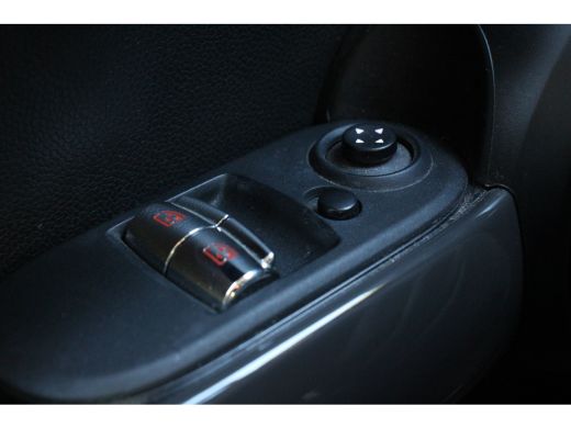 Mini One 1.5 ONE SALT | NL-AUTO! | CRUISE | AIRCO | DEALER OH! | LMV | BLUETOOTH ActivLease financial lease