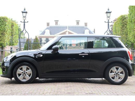 Mini One 1.5 ONE SALT | NL-AUTO! | CRUISE | AIRCO | DEALER OH! | LMV | BLUETOOTH ActivLease financial lease