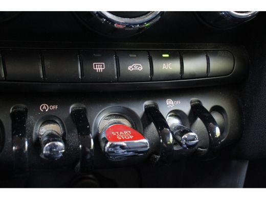 Mini One 1.5 ONE SALT | NL-AUTO! | CRUISE | AIRCO | DEALER OH! | LMV | BLUETOOTH ActivLease financial lease