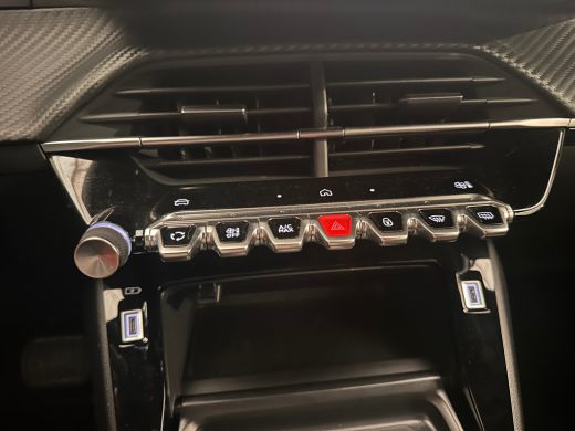 Peugeot 2008 1.2 Hybrid 136 Allure PDC | Digitaal Dashboard | Carplay | Climate Control | 17" Lichtmetaal | Ai... ActivLease financial lease