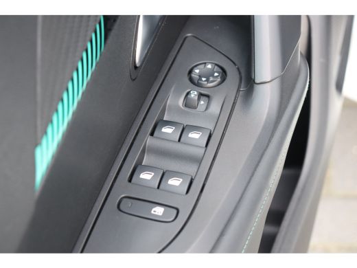 Peugeot e-2008 EV 136PK ALLURE PACK AUTOMAAT / NAVI / LEDER / CLIMA / LED / PDC / 17" LMV / CAMERA / KEYLESS / B... ActivLease financial lease