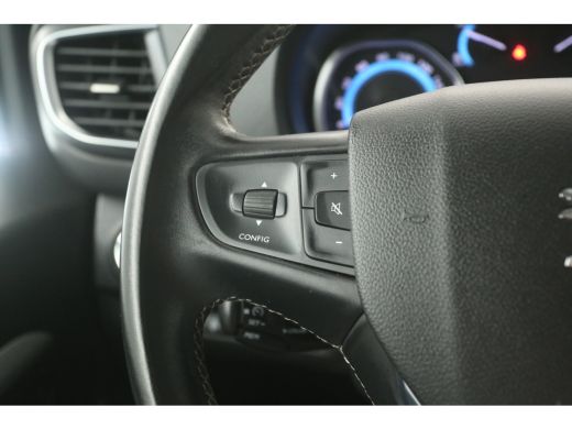 Peugeot e-Traveller Allure L3H1 75 kWh | Snelladen | SOH 99% | VIP Shuttle | 7 Zits | Clima | Cruise | Camera | Carpl... ActivLease financial lease