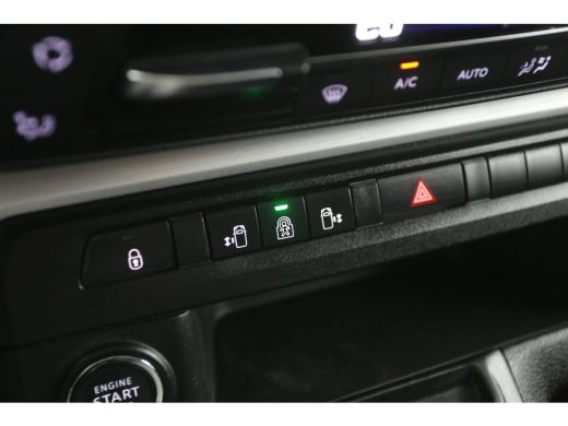 Peugeot e-Traveller Allure L3H1 75 kWh | Snelladen | SOH 99% | VIP Shuttle | 7 Zits | Clima | Cruise | Camera | Carpl... ActivLease financial lease