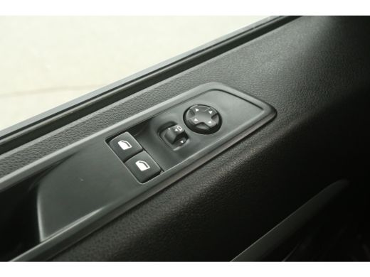 Peugeot e-Traveller Allure L3H1 75 kWh | Snelladen | SOH 99% | VIP Shuttle | 7 Zits | Clima | Cruise | Camera | Carpl... ActivLease financial lease