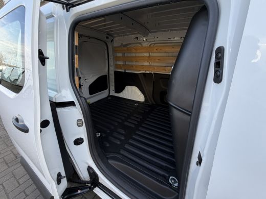 Peugeot Partner 1.2 PureTech Premium CarPlay/cruise control/navigatie systeem ActivLease financial lease