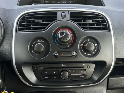 Renault Kangoo 1.2 TCe 115 PK BENZINE !! / BPM VRIJ / L1H1 / 43.891 KM !! / 1e EIG. / TREKHAAK / CAMERA / AIRCO ... ActivLease financial lease