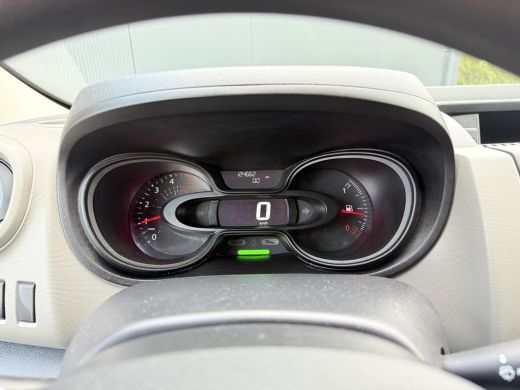 Renault Trafic 1.6 dCi 126 PK / L1H1 / 1e EIG. / TREKHAAK / AIRCO / CRUISE / NAVI / 3-ZITS ActivLease financial lease