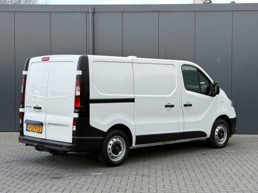 Renault Trafic 1.6 dCi 126 PK / L1H1 / 1e EIG. / TREKHAAK / AIRCO / CRUISE / NAVI / 3-ZITS ActivLease financial lease