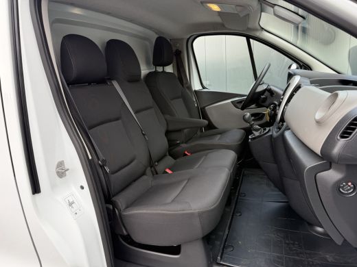 Renault Trafic 1.6 dCi 126 PK / L1H1 / 1e EIG. / TREKHAAK / AIRCO / CRUISE / NAVI / 3-ZITS ActivLease financial lease