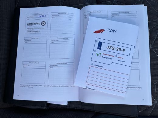 Toyota Yaris Cross 1.5 Hybrid Executive | JBL audio | Stoelverwarming | Head up display | 18 inch LM-velgen | ActivLease financial lease