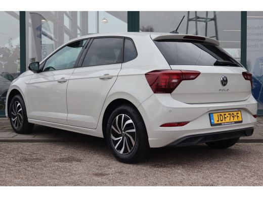 Volkswagen Polo 1.0 TSI Life Edition 95PK AUTOMAAT | Achteruitrijcamera | Airco | Cruise control adaptief met Sto... ActivLease financial lease