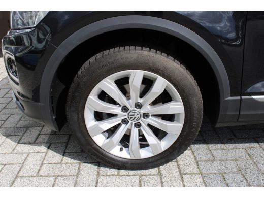 Volkswagen T-Roc 1.5 TSI Sport | AUTOMAAT | Navigatie | Adaptieve Cruise Control | Bluetooth | Climate Control | |... ActivLease financial lease