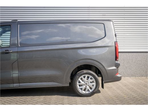 Volkswagen Transporter | 2.0 TDI L1 Bulli | *BPM Vrij | Stoelverwarming | Adaptive Cruise | Navigatie ActivLease financial lease