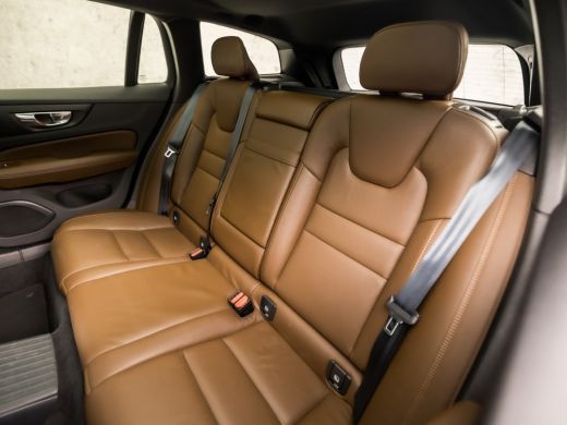 Volvo  V60 2.0 T8 Twin Engine AWD R-Design 392Pk Automaat (PANORAMADAK, STOELVENTILATIE, HEAD-UP DISPLAY, ME... ActivLease financial lease