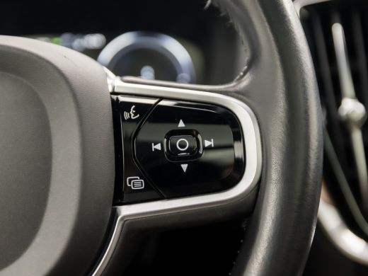 Volvo  V60 2.0 T8 Twin Engine AWD R-Design 392Pk Automaat (PANORAMADAK, STOELVENTILATIE, HEAD-UP DISPLAY, ME... ActivLease financial lease