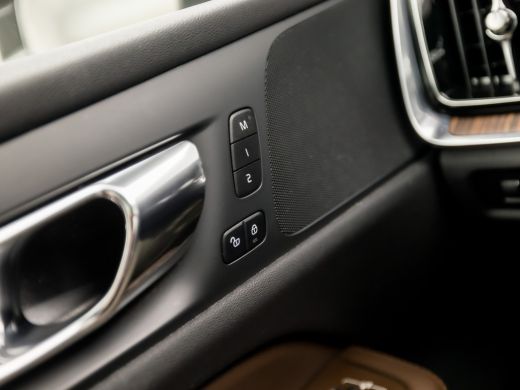 Volvo  V60 2.0 T8 Twin Engine AWD R-Design 392Pk Automaat (PANORAMADAK, STOELVENTILATIE, HEAD-UP DISPLAY, ME... ActivLease financial lease