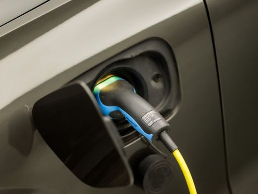 Volvo  V60 2.0 T8 Twin Engine AWD R-Design 392Pk Automaat (PANORAMADAK, STOELVENTILATIE, HEAD-UP DISPLAY, ME... ActivLease financial lease