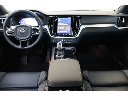 Volvo  V60 T6 350PK AWD Plus Dark | Trekhaak | 360&deg; | Contourstoelen | HK | All Season ActivLease financial lease