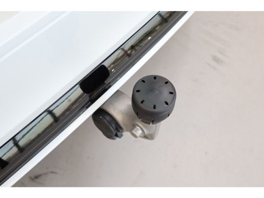 Volvo  V60 T6 350PK AWD Plus Dark | Trekhaak | 360&deg; | Contourstoelen | HK | All Season ActivLease financial lease