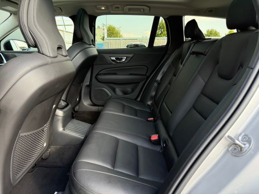 Volvo  V60 T6 Plug-in hybrid AWD Ultra Dark | Panoramadak | Head-up Display | Harman Kardon | Leder | Adapti... ActivLease financial lease