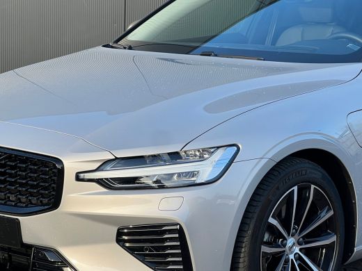 Volvo  V60 T6 Plug-in hybrid AWD Ultra Dark | Panoramadak | Head-up Display | Harman Kardon | Leder | Adapti... ActivLease financial lease