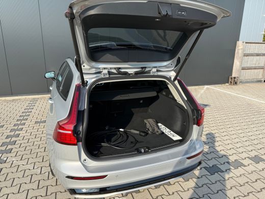 Volvo  V60 T6 Plug-in hybrid AWD Ultra Dark | Panoramadak | Head-up Display | Harman Kardon | Leder | Adapti... ActivLease financial lease