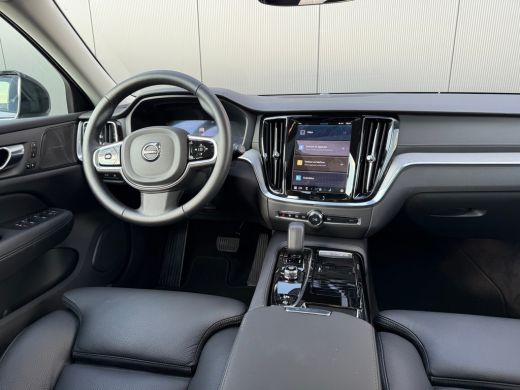 Volvo  V60 T6 Plug-in hybrid AWD Ultra Dark | Panoramadak | Head-up Display | Harman Kardon | Leder | Adapti... ActivLease financial lease