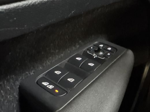 Volvo  XC40 1.5 T5 262 PK AUT. RECHARGE R-DESIGN CAMERA/LEDER/PANORAMADAK ActivLease financial lease