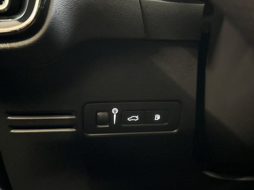 Volvo  XC40 1.5 T5 262 PK AUT. RECHARGE R-DESIGN CAMERA/LEDER/PANORAMADAK ActivLease financial lease