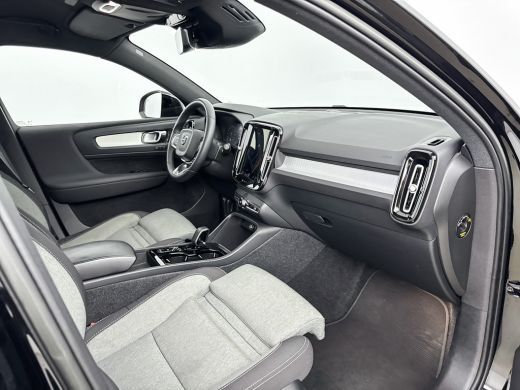 Volvo  XC40 T4 Recharge Plus Dark | 18" Allseason | Trekhaak | Elektr. verst. Stoelen | Harman Kardon | Adapt... ActivLease financial lease