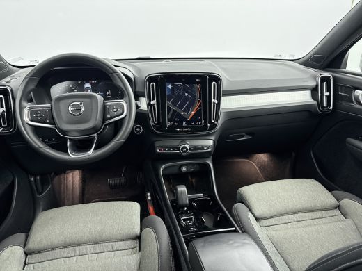 Volvo  XC40 T4 Recharge Plus Dark | 18" Allseason | Trekhaak | Elektr. verst. Stoelen | Harman Kardon | Adapt... ActivLease financial lease