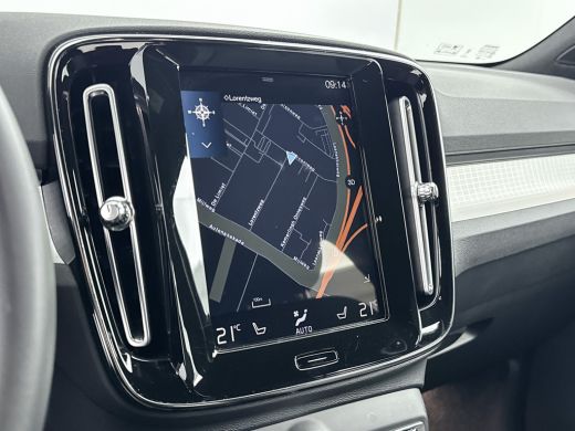 Volvo  XC40 T4 Recharge Plus Dark | 18" Allseason | Trekhaak | Elektr. verst. Stoelen | Harman Kardon | Adapt... ActivLease financial lease