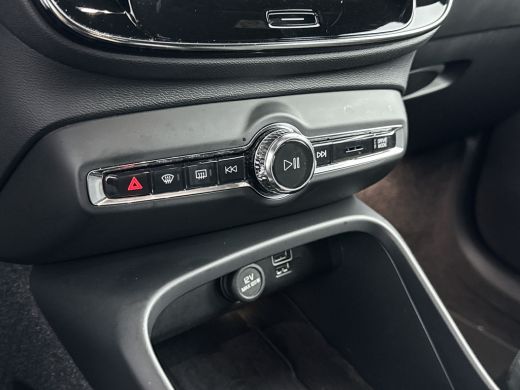 Volvo  XC40 T4 Recharge Plus Dark | 18" Allseason | Trekhaak | Elektr. verst. Stoelen | Harman Kardon | Adapt... ActivLease financial lease