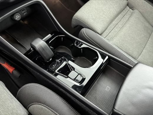 Volvo  XC40 T4 Recharge Plus Dark | 18" Allseason | Trekhaak | Elektr. verst. Stoelen | Harman Kardon | Adapt... ActivLease financial lease