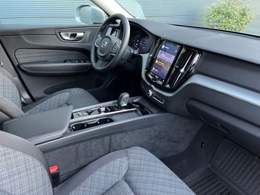 Volvo  XC60 2.0 T6 Plug-in hybrid AWD Core Bright | Apple Carplay/Android Auto|telefoonintegratie premium | C... ActivLease financial lease